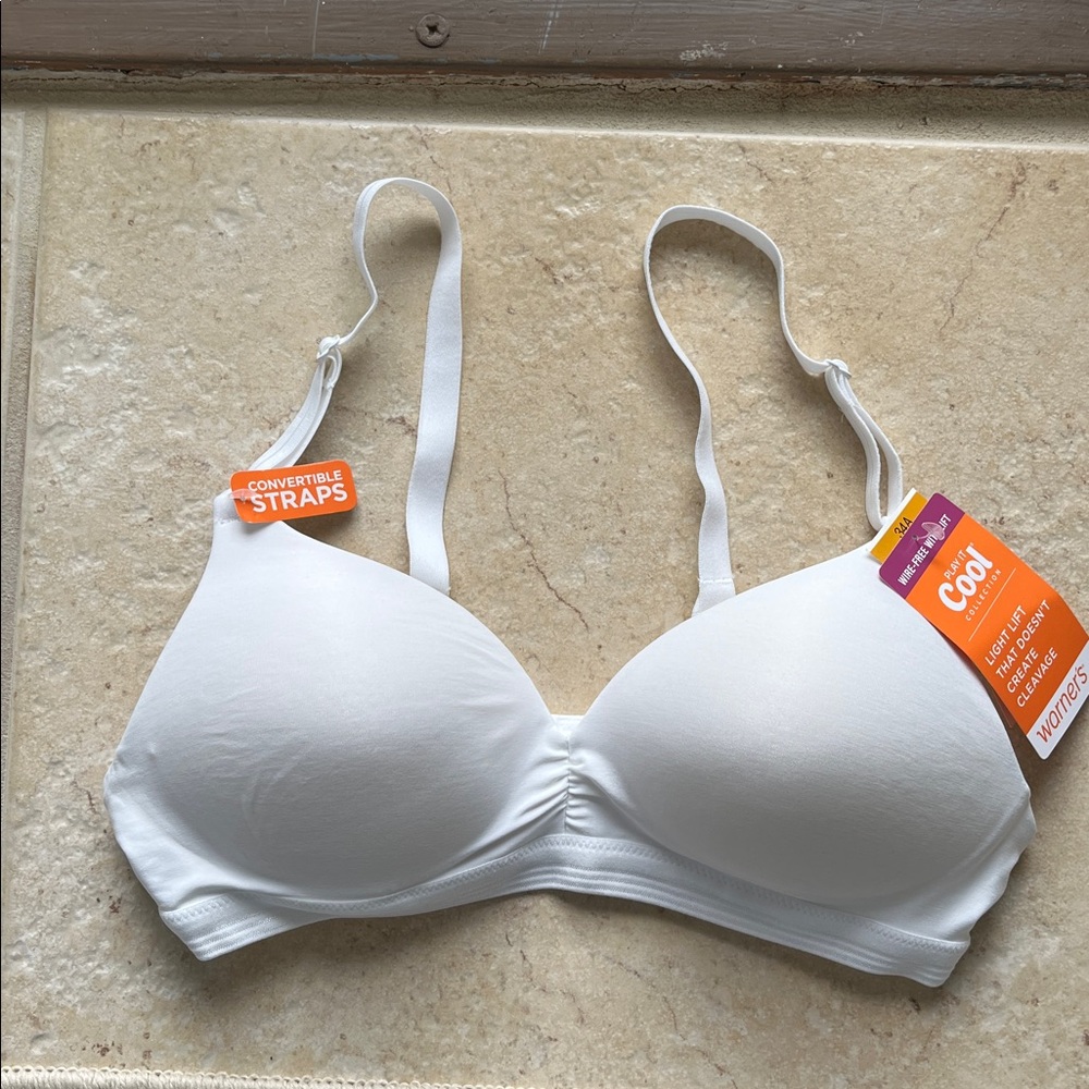 Warner’s Play it Cool collection. 34A NWT white